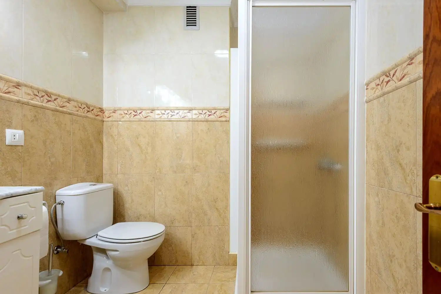 Baño de Piso en venta en Oviedo  con Calefacción, Amueblado y Balcón