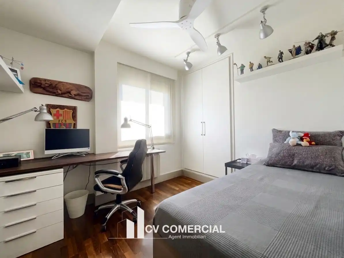 Habitación de Ático en venta en Tiana con Aire acondicionado, Calefacción y Parquet