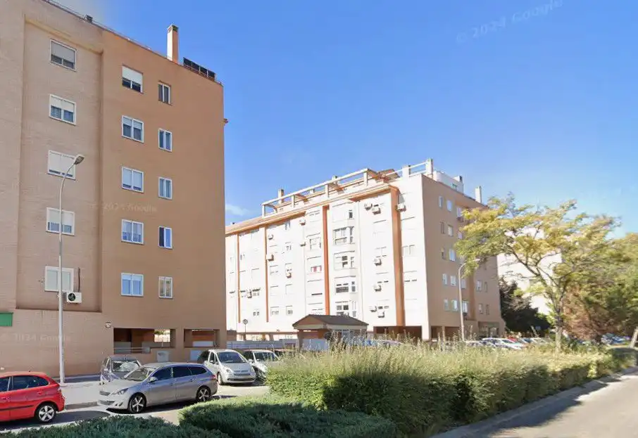 Außenansicht von Wohnung zum Verkauf in Valdemoro mit Klimaanlage, Terrasse und Abstellraum