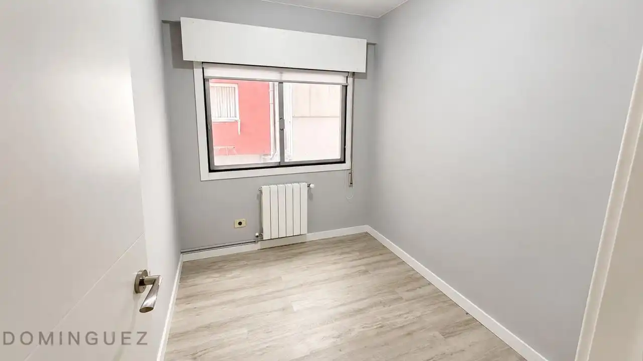 Bedroom of Flat for rent in Vigo   with Heating, Furnished and Balcony