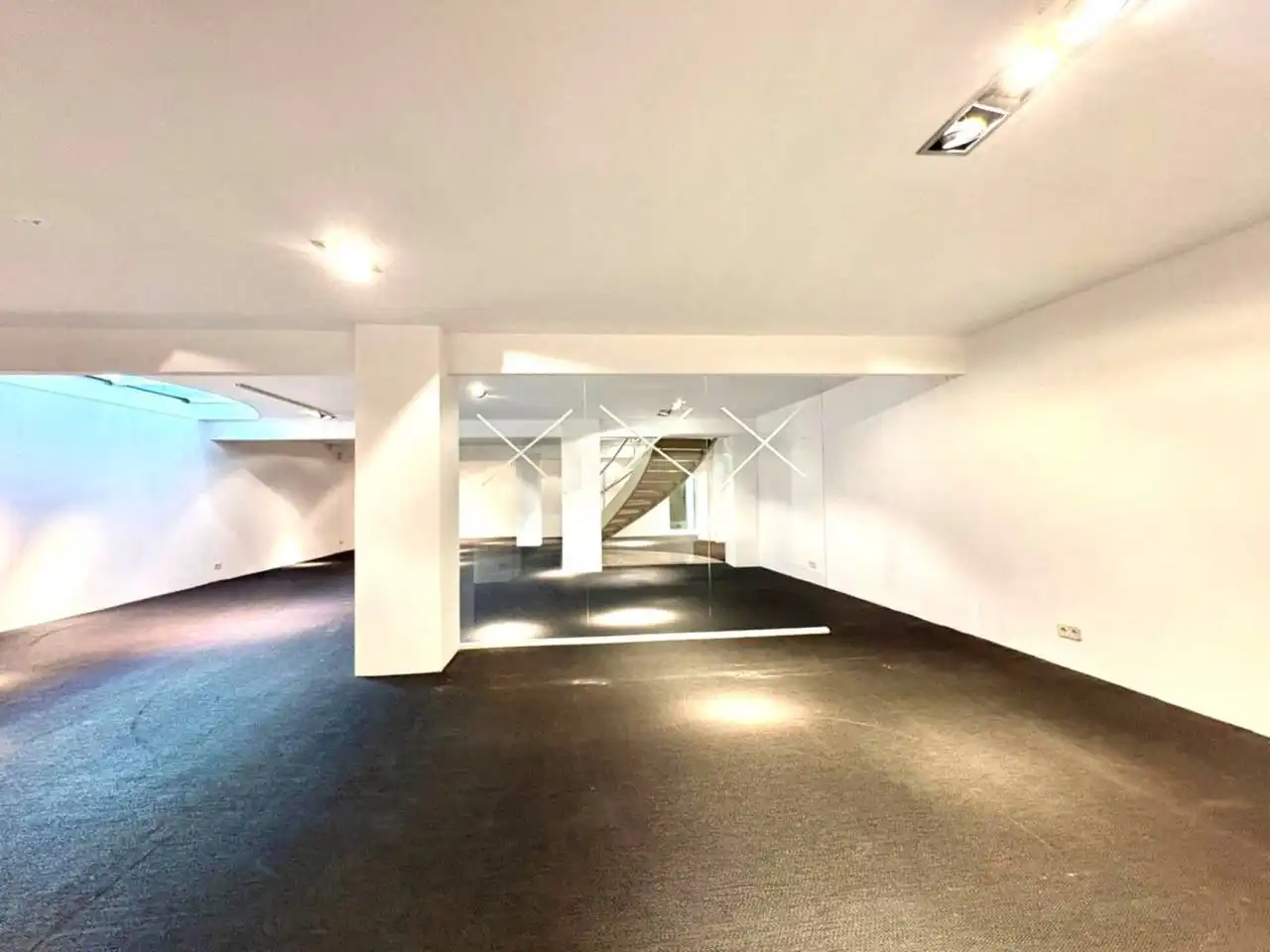 Local comercial en alquiler en Avenida Lluís Companys 15, imagen 13