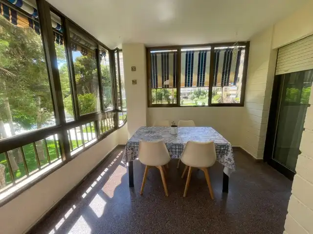 Comedor de Apartamento de alquiler en Alicante / Alacant con Terraza, Amueblado y Piscina comunitaria