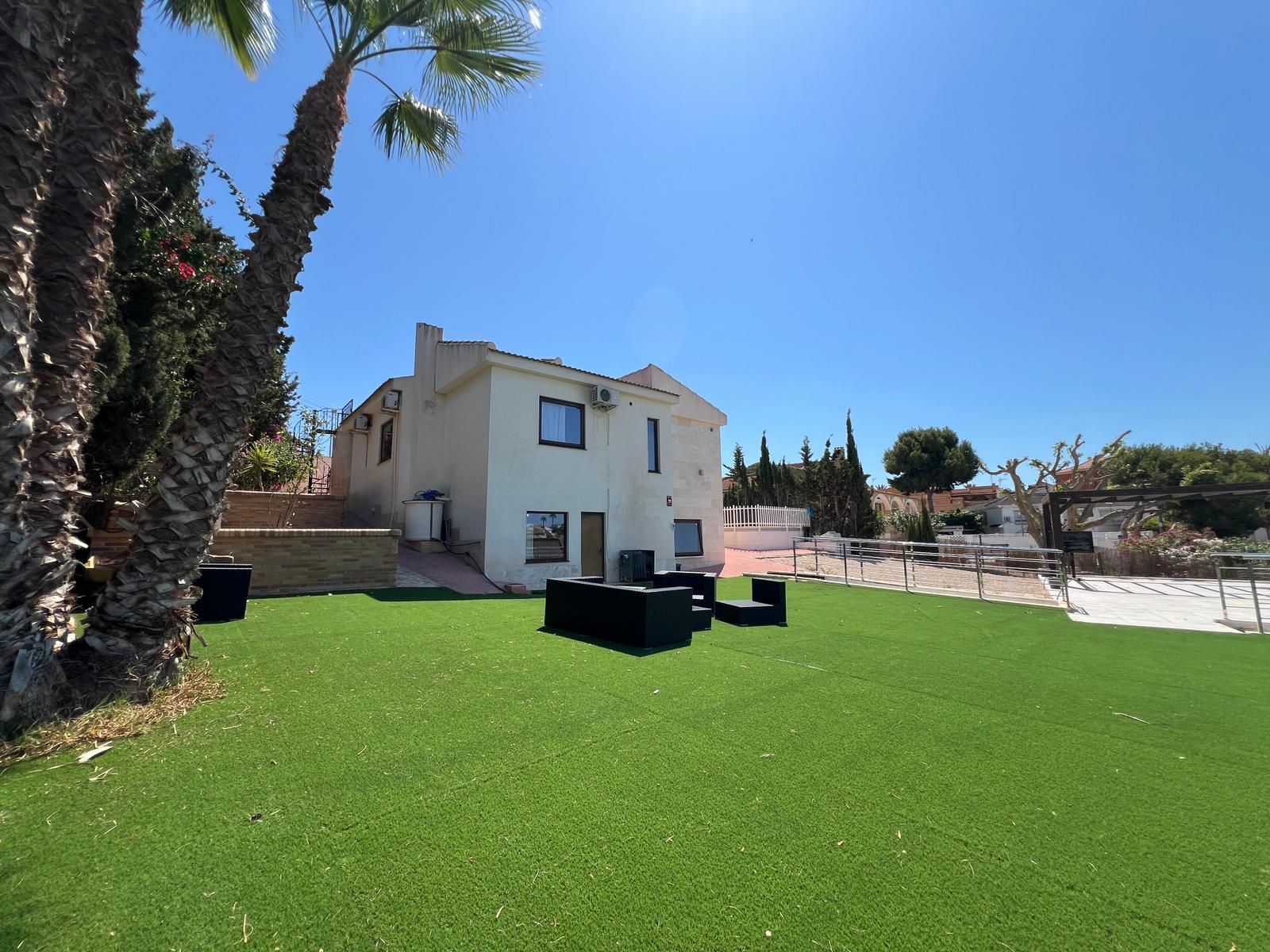 Exterior view of House or chalet for sale in Orihuela  with Swimming Pool