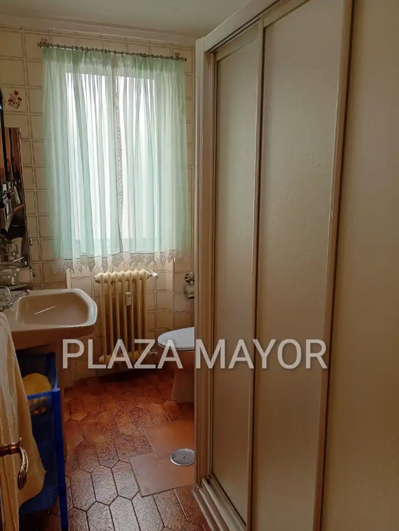 Bathroom of Flat for sale in Salamanca  with Heating, Furnished and Balcony