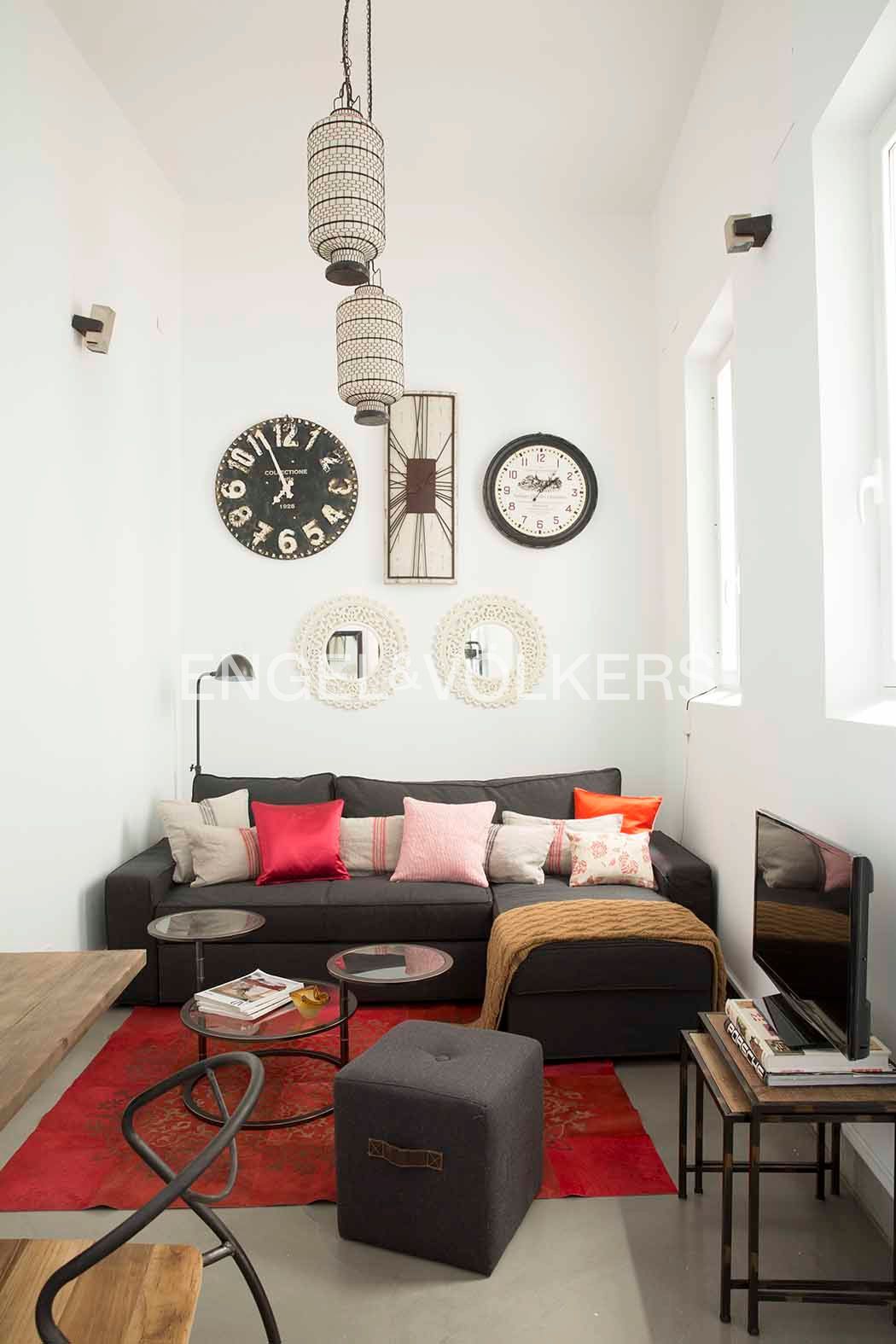 Sala d'estar de Pis en venda en  Madrid Capital amb Calefacció, Terrassa i Moblat