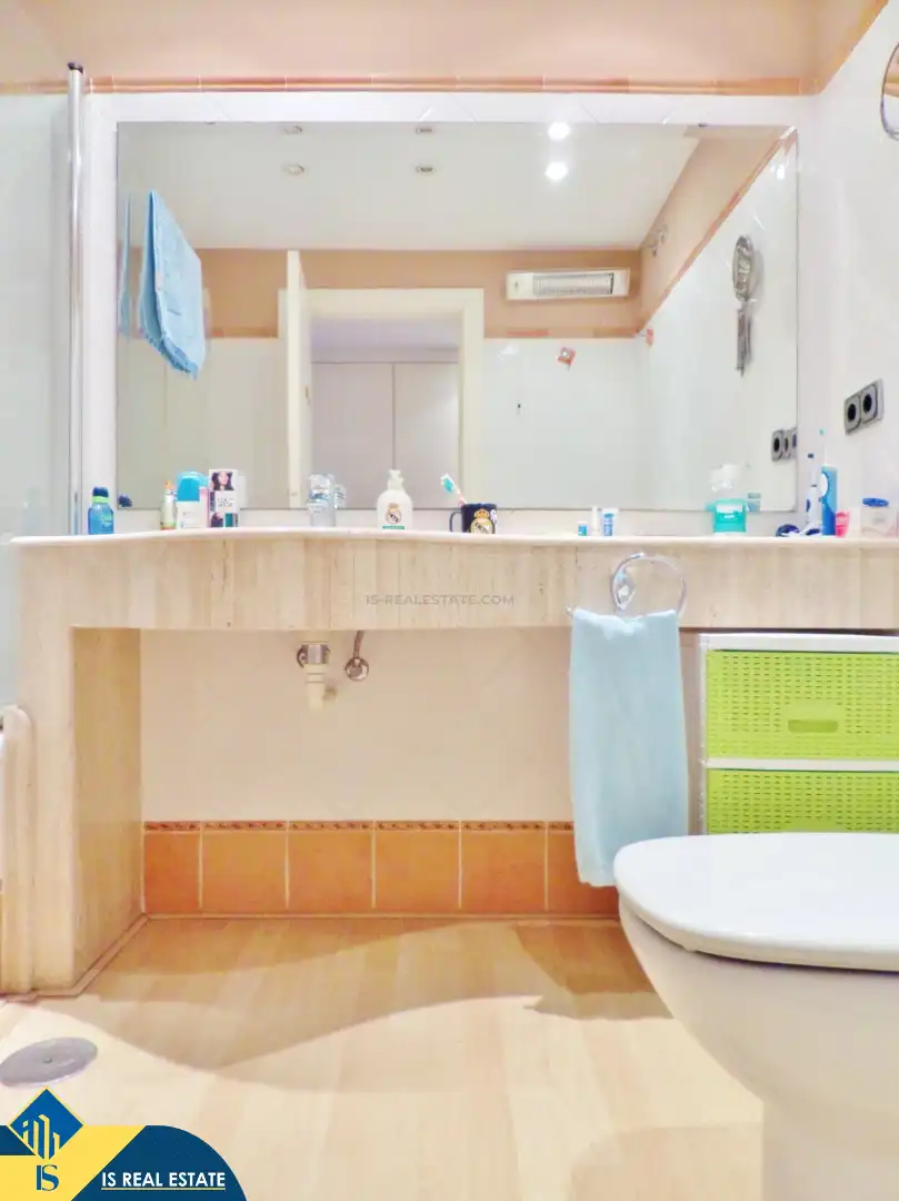 Bathroom of Houses for sale in Alicante / Alacant  with Terrace, Swimming Pool and Furnished