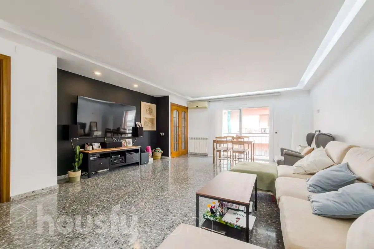 Living room of Houses for sale in Mataró  with Air Conditioner, Heating and Terrace