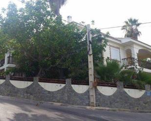 Exterior view of House or chalet for sale in Oropesa  with Terrace, Swimming Pool and Balcony