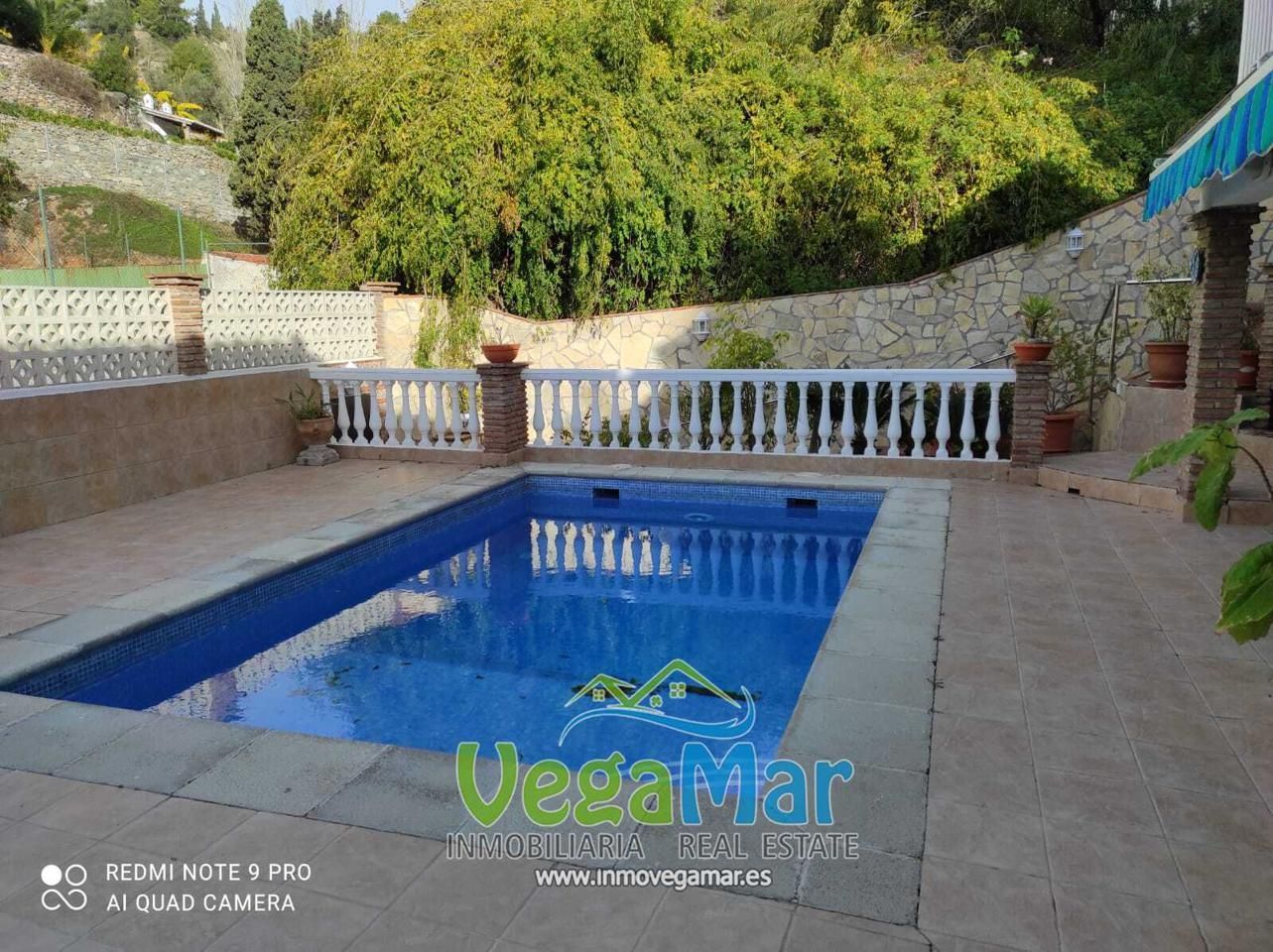 Piscina de Casa o xalet en venda en Almuñécar amb Aire condicionat, Jardí privat i Terrassa