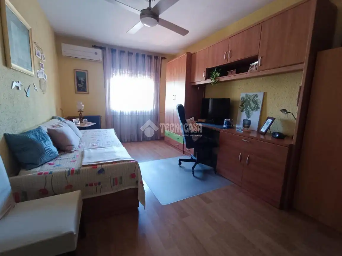 Habitación de Piso en venta en Zaragoza con Aire acondicionado, Calefacción y Terraza