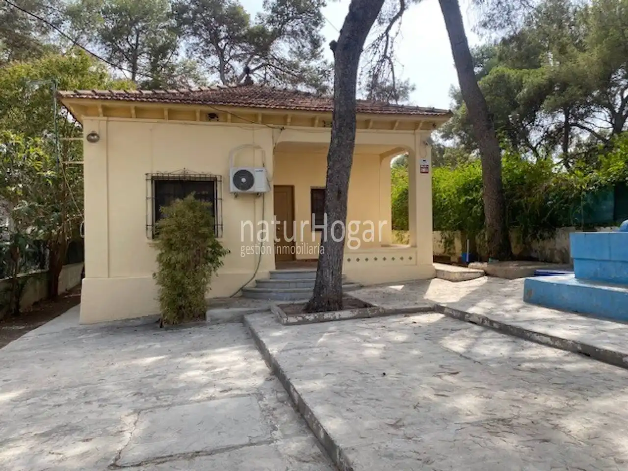 Außenansicht von Haus oder Chalet zur Miete in Paterna mit Klimaanlage, Privatgarten und Terrasse