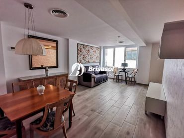 Appartamento con balcone in vendita a Centre