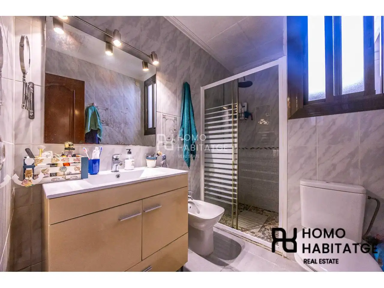 Bathroom of Flat for sale in Barberà del Vallès  with Heating, Parquet flooring and Terrace