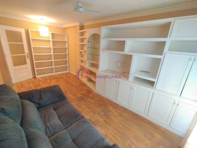 Piso en Venta en Fernán González en Casco Antiguo