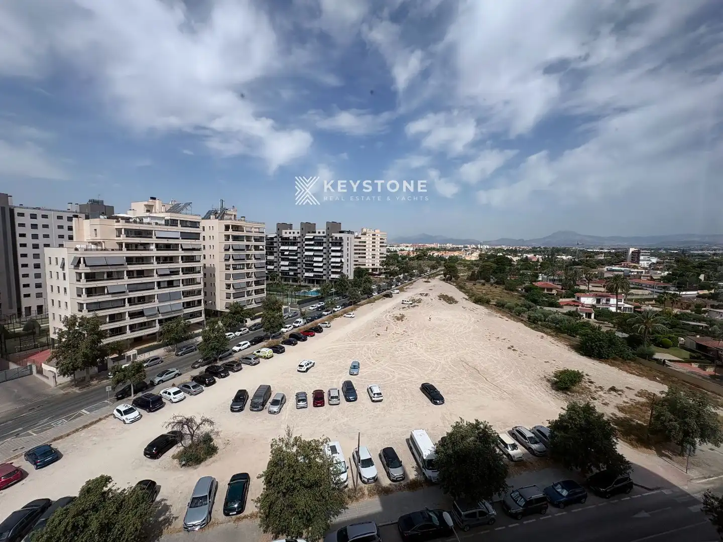 Parking de Ático de alquiler en Alicante / Alacant con Aire acondicionado, Calefacción y Terraza