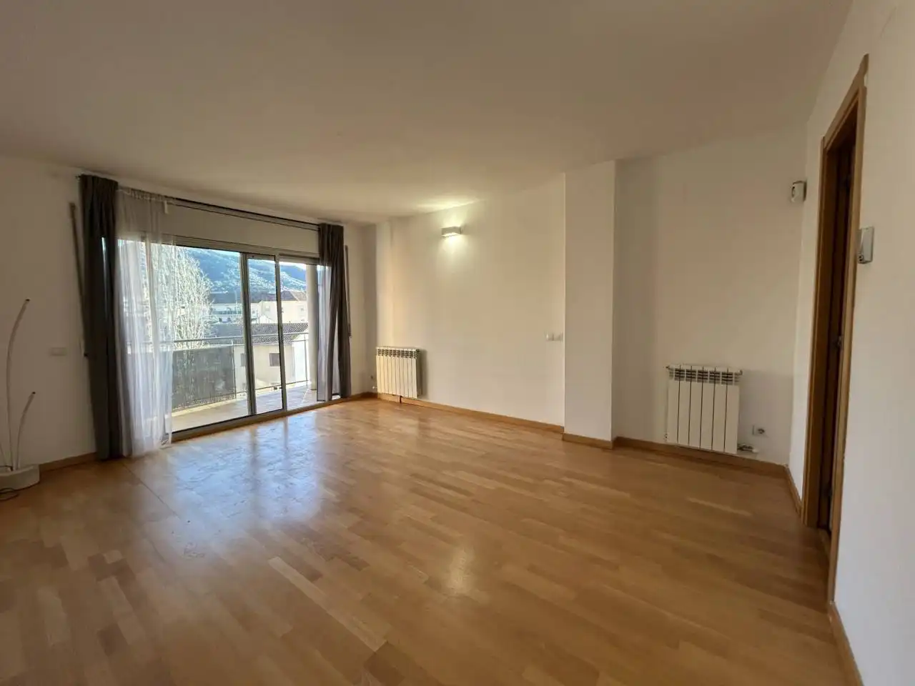 Vista exterior de Ático en venta en Montornès del Vallès con Aire acondicionado, Calefacción y Parquet