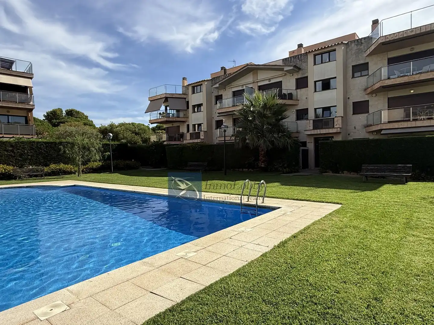 Piscina de Apartament en venda en Castell d'Aro, Platja d'Aro i s'Agaró amb Aire condicionat, Calefacció i Terrassa