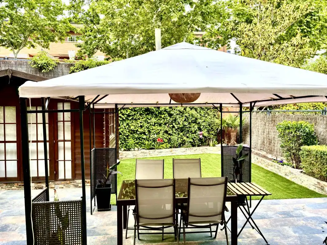 Terrassa de Planta baixa en venda en Las Rozas de Madrid amb Aire condicionat, Calefacció i Jardí privat