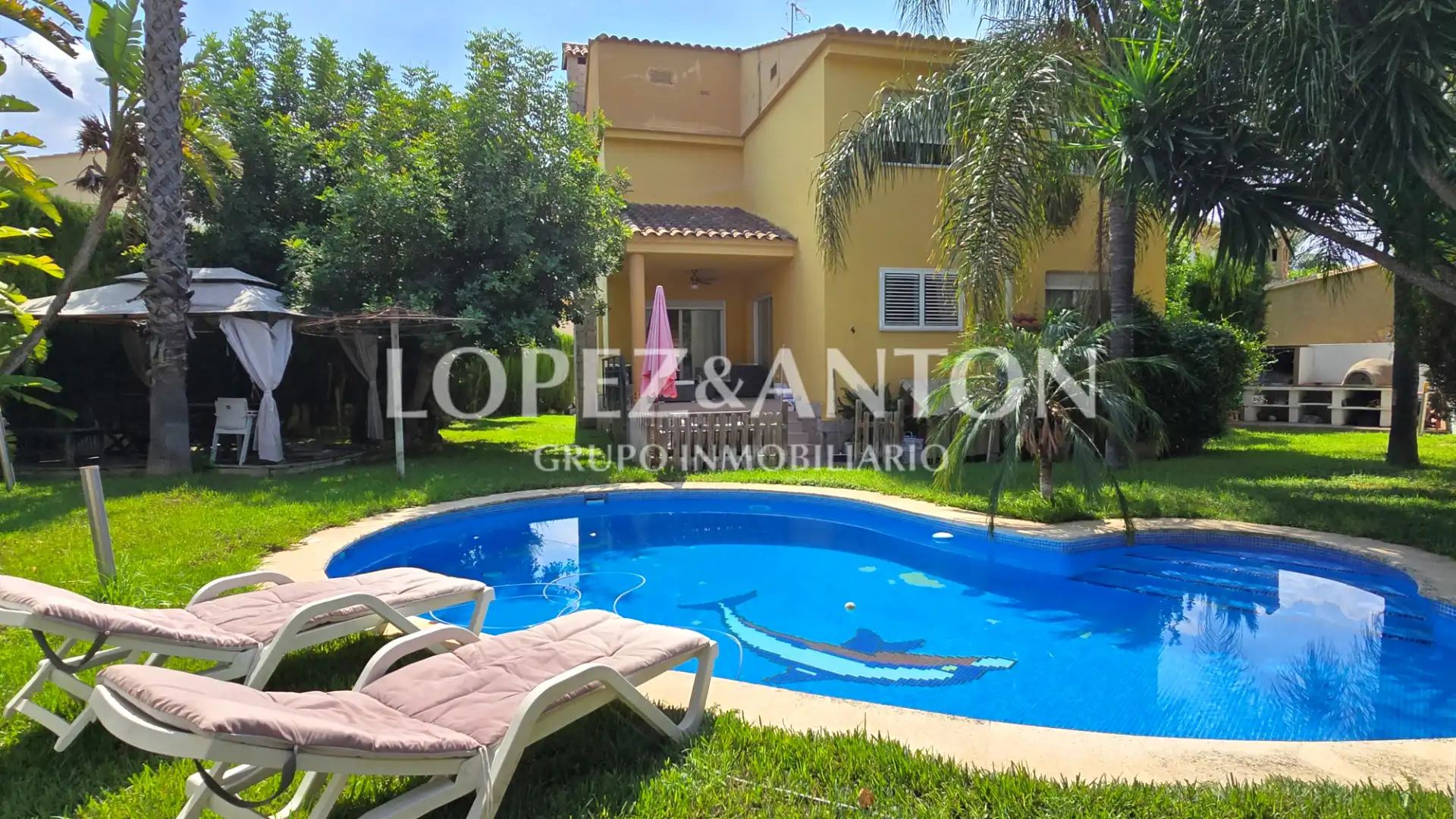 Exterior view of Houses for sale in L'Eliana  with Heating, Private garden and Terrace