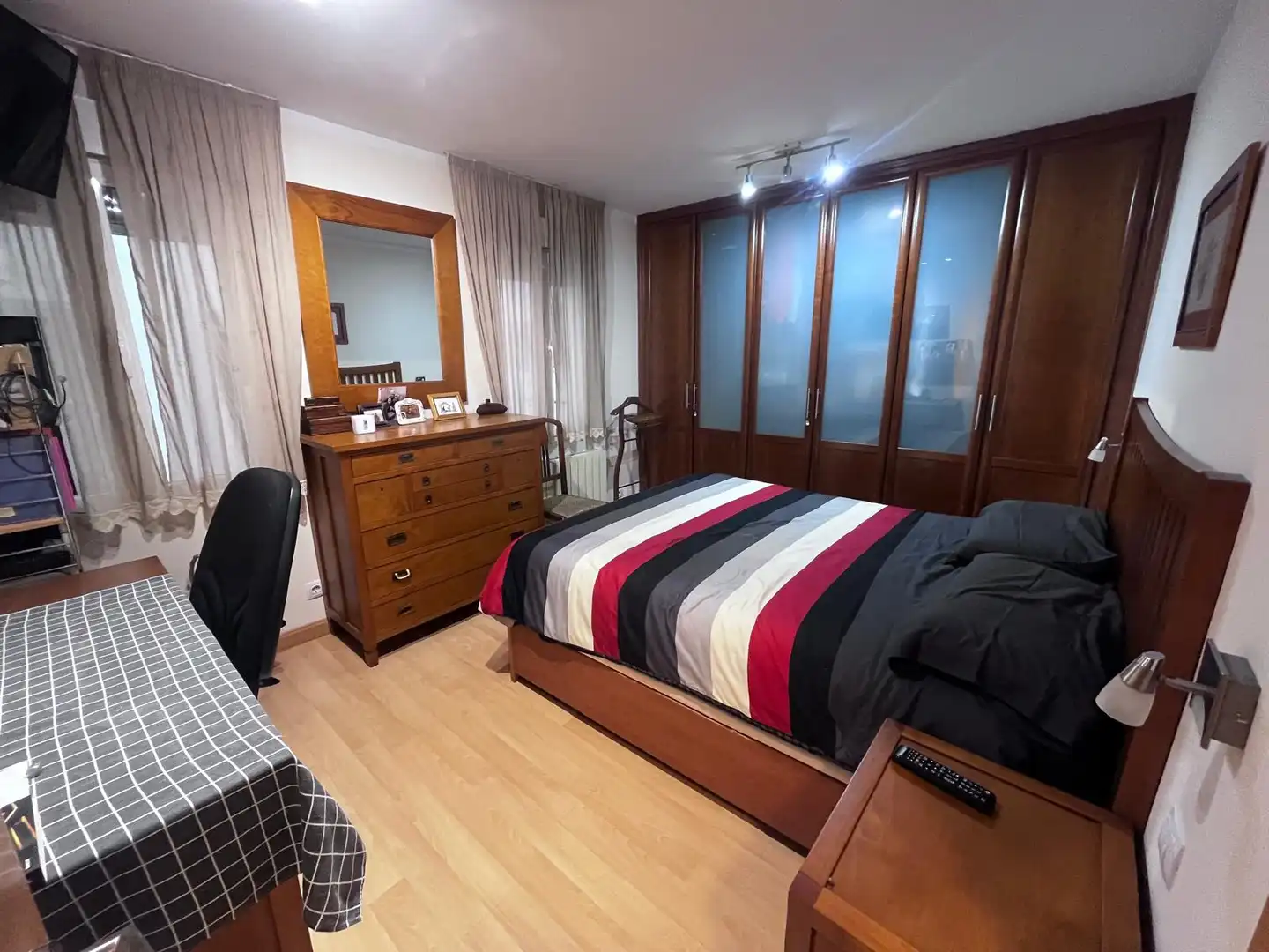 Bedroom of Flat for sale in Burgos  with Furnished