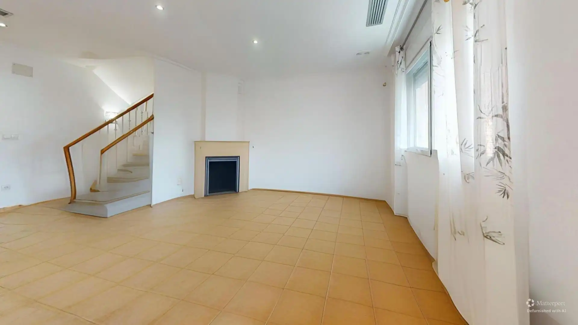 Einfamilien-Reihenhaus zum Verkauf in Elche / Elx mit Privatgarten, Terrasse und Gemeinschaftspool