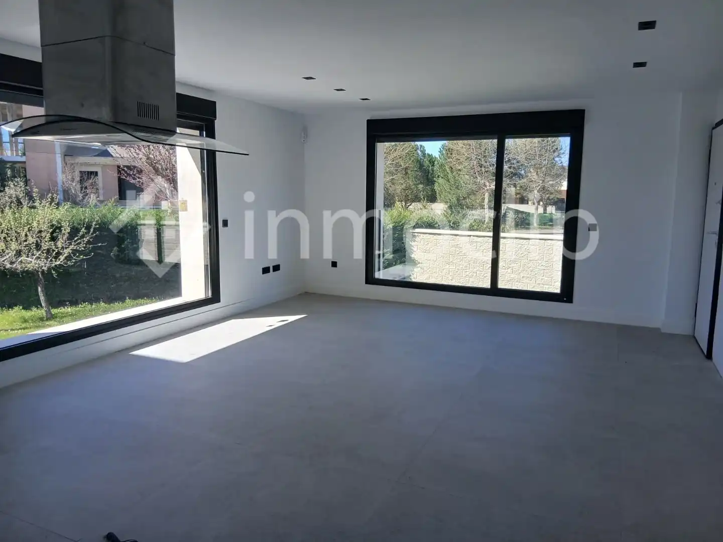 Sala d'estar de Casa o xalet en venda en Villamayor amb Calefacció, Jardí privat i Terrassa