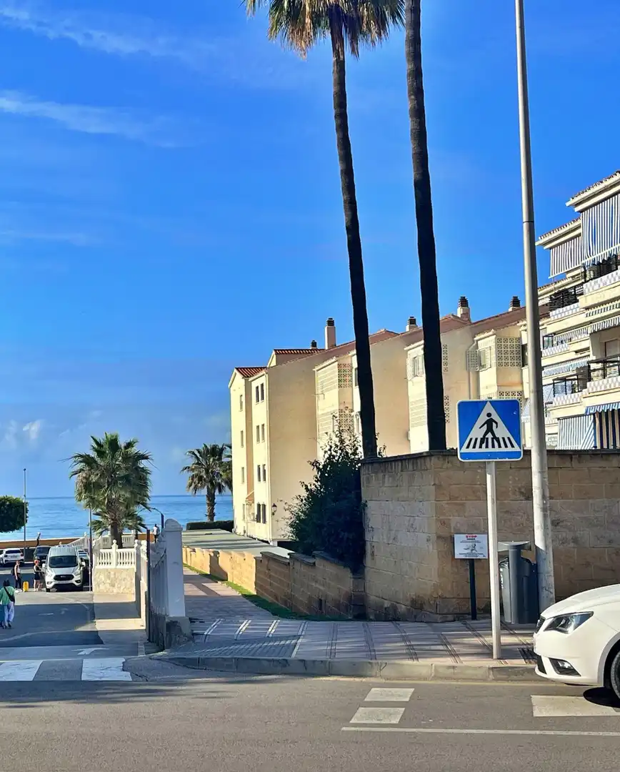Vista exterior de Pis en venda en Rincón de la Victoria amb Aire condicionat i Terrassa