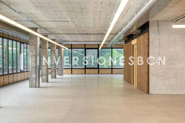 Oficina en Alquiler en  Travessera de les Corts en La Maternitat i Sant Ramon