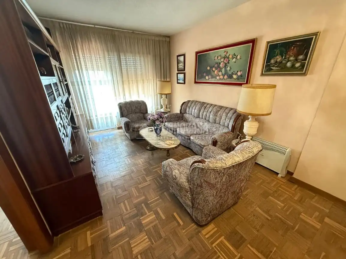 Sala de estar de Piso en venta en Alcorcón con Parquet