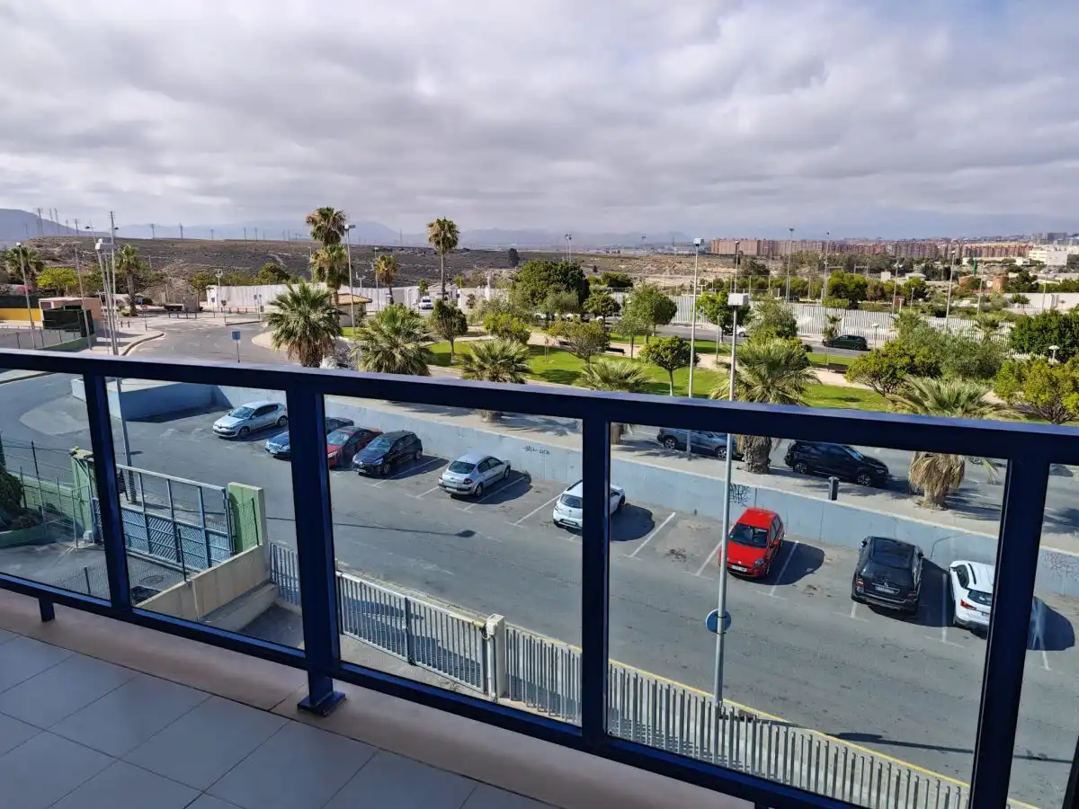 Vista exterior de Pis de lloguer en Alicante / Alacant amb Aire condicionat, Calefacció i Terrassa