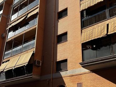 Pis amb balcó en venda a Calle AGULLENT