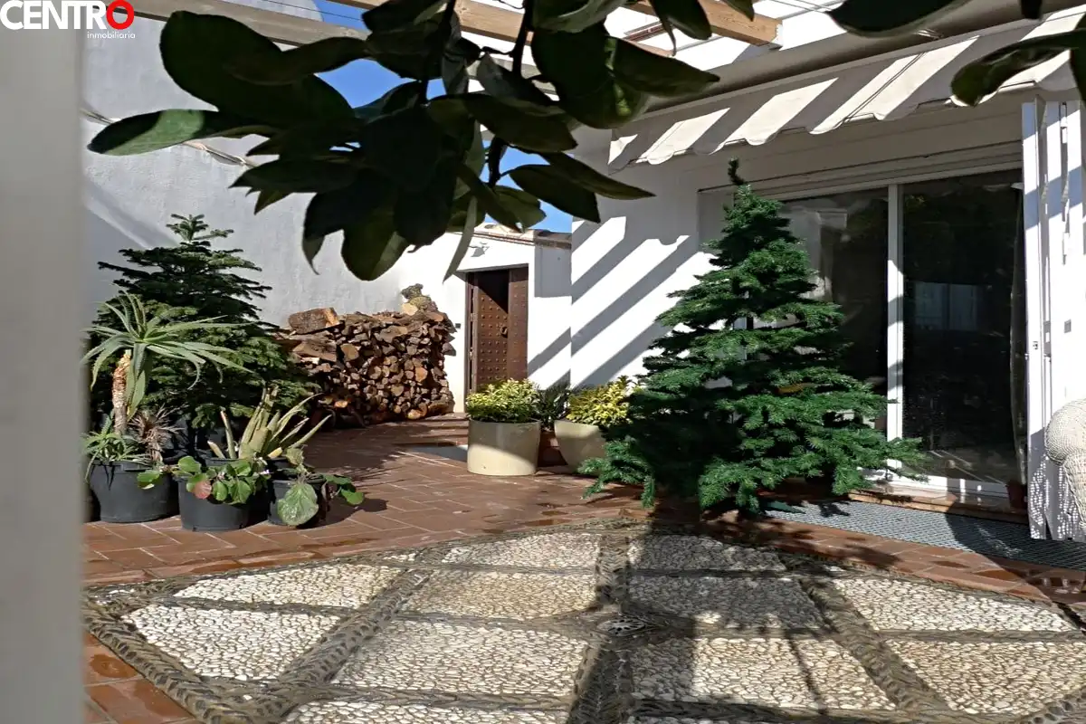 Jardí de Casa o xalet en venda en Granada amb Aire condicionat, Calefacció i Jardí privat