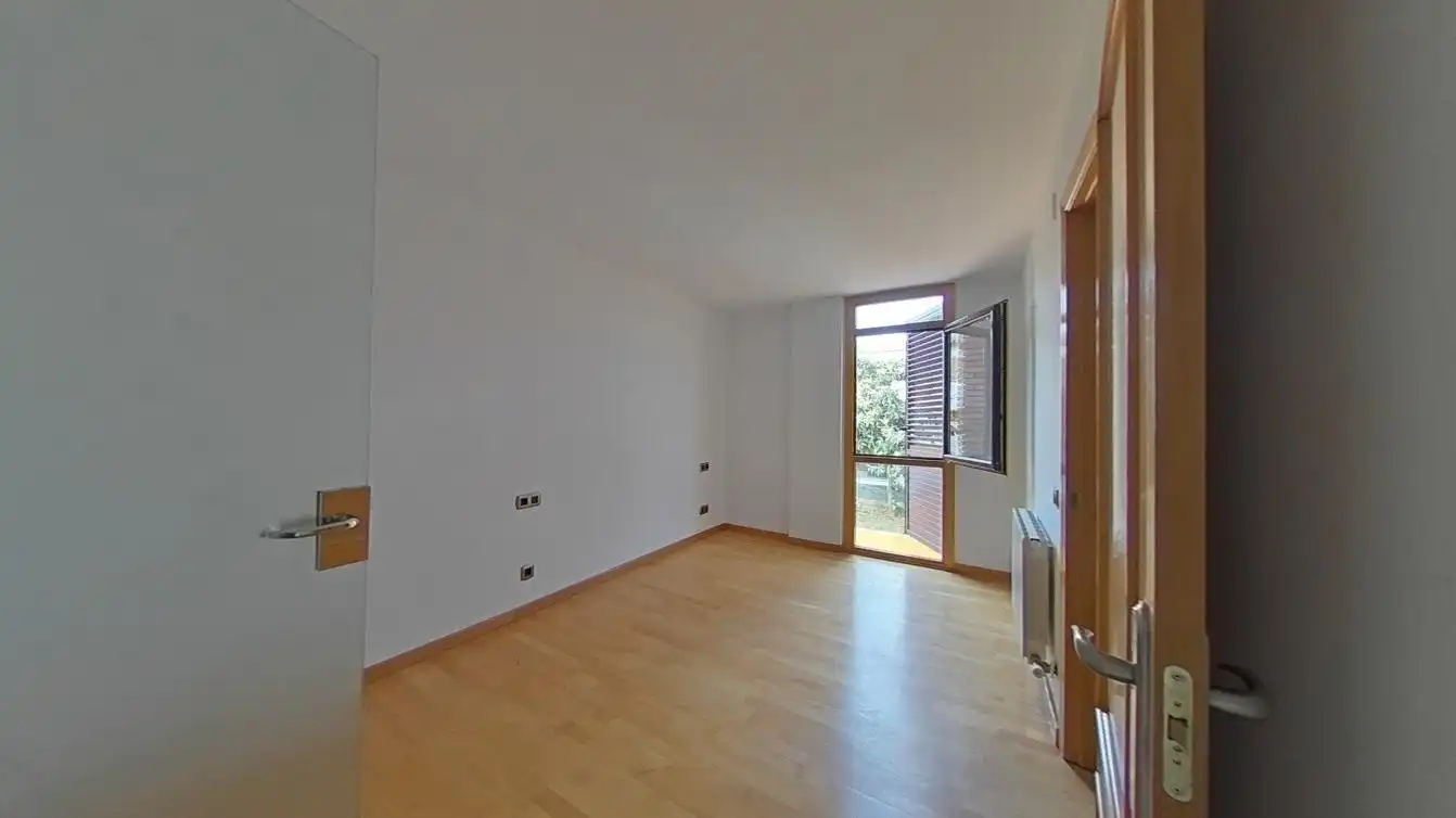 Habitación de Dúplex en venta en Cerdanyola del Vallès con Calefacción y Terraza