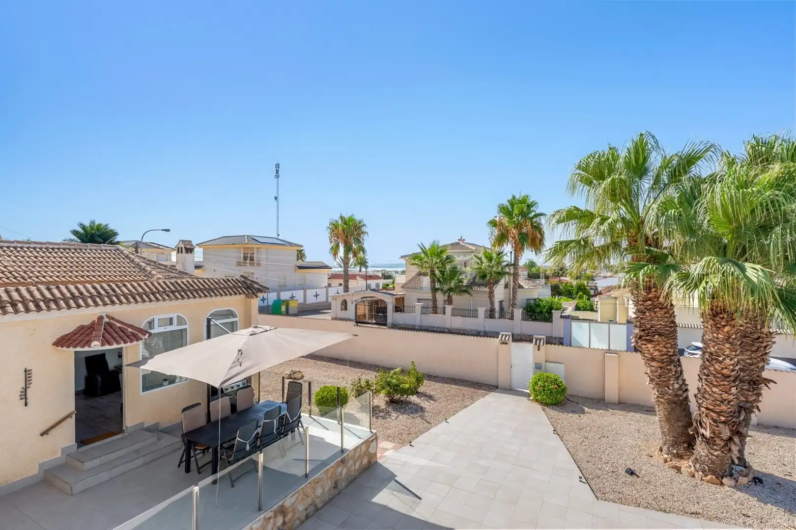 Vista exterior de Casa o xalet en venda en Rojales amb Aire condicionat, Calefacció i Jardí privat