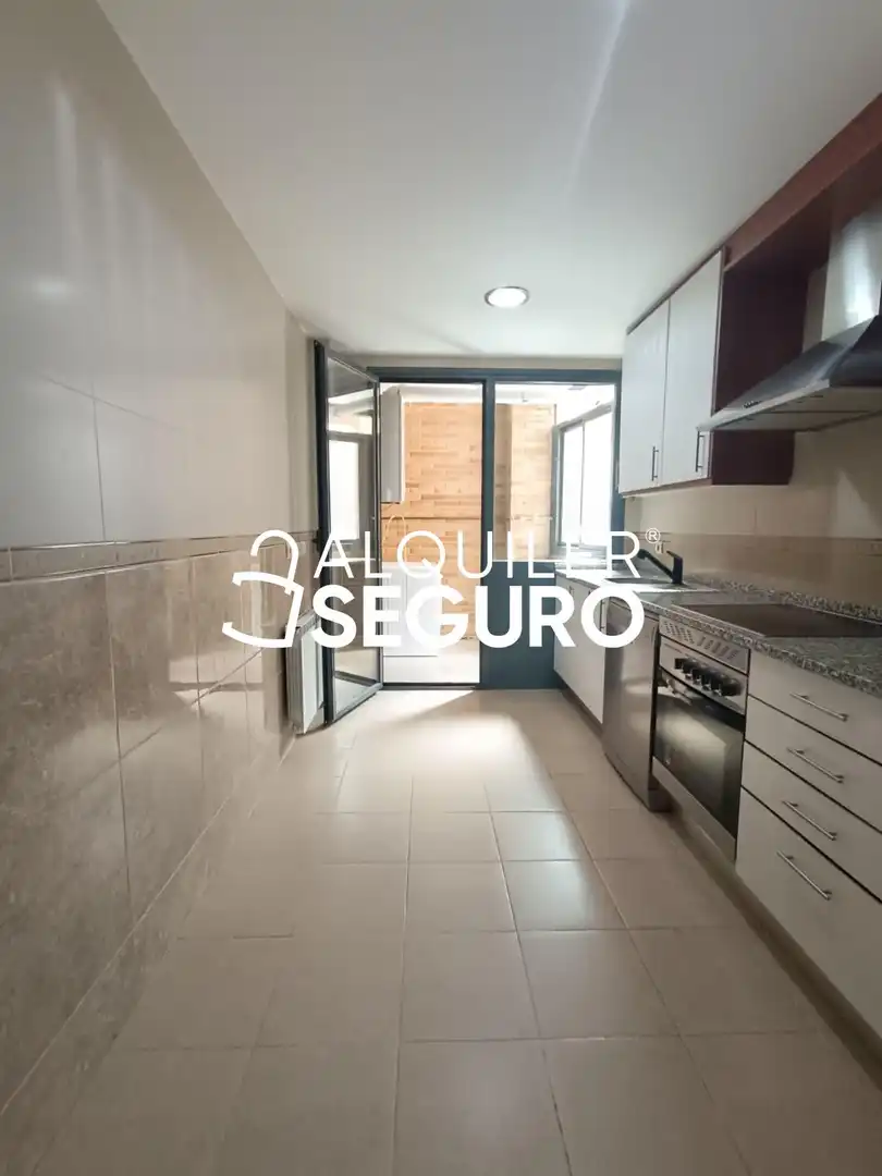 Kitchen of Flat for rent in Parla  with Air Conditioner, Heating and Terrace