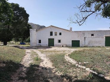 Casa rústica en venta en Yecla