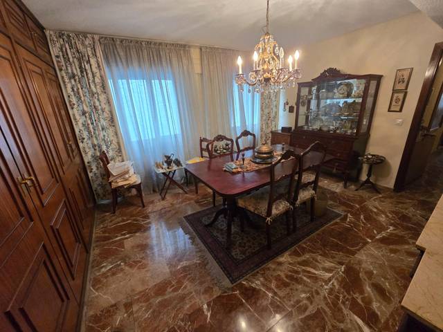 Piso en Venta en  RONDA DE LOS TEJARES en Zona Centro