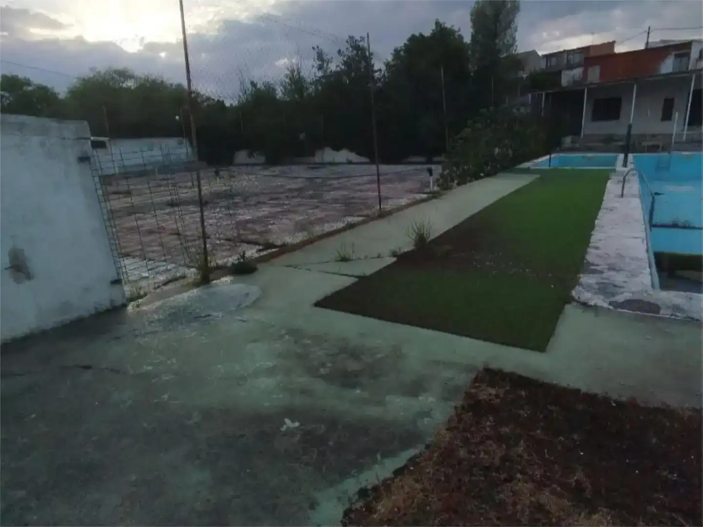 Swimming pool of Residential for sale in Quero