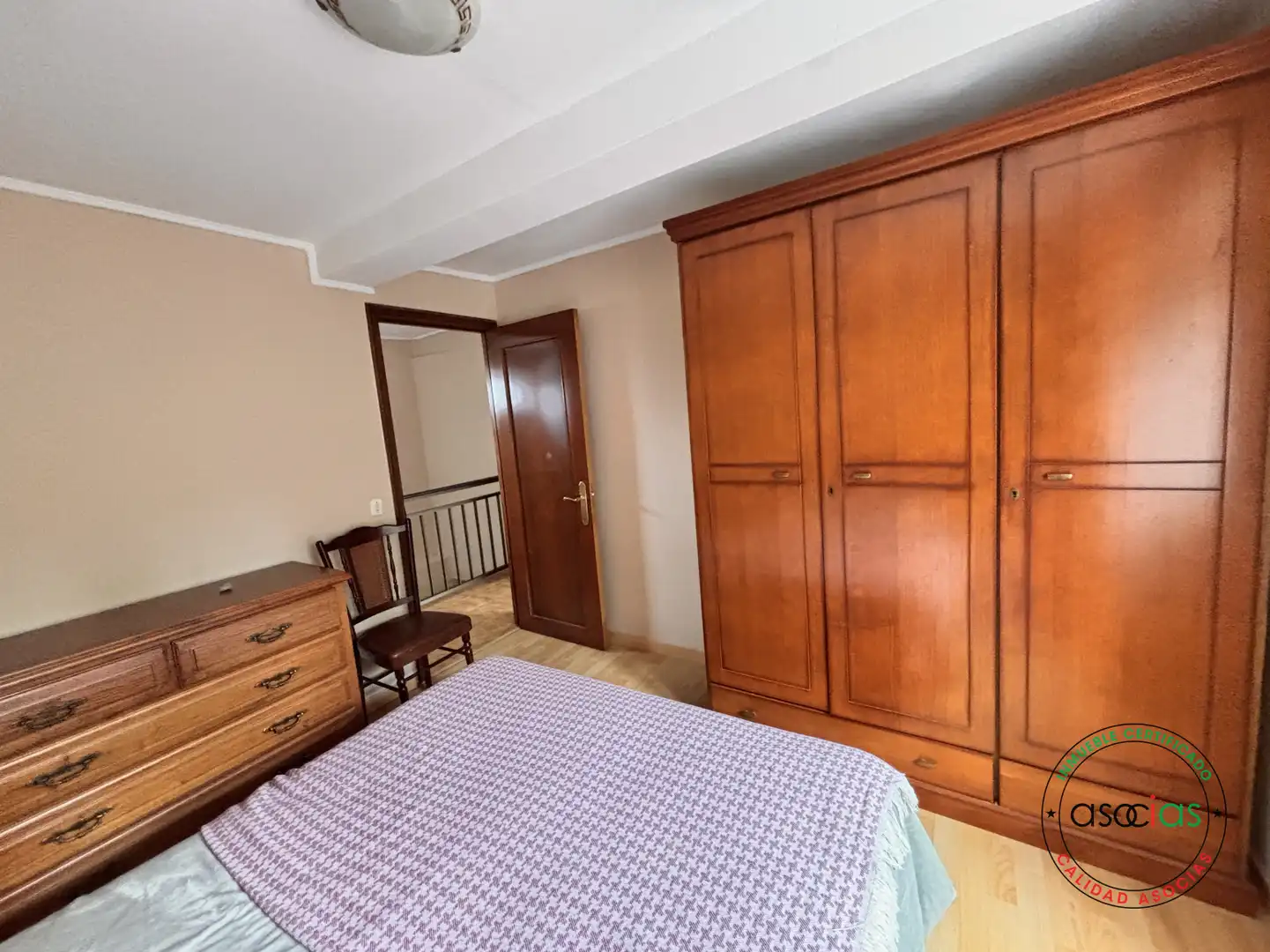 Schlafzimmer von Einfamilien-Reihenhaus zum Verkauf in Ribadeo mit Heizung und Abstellraum
