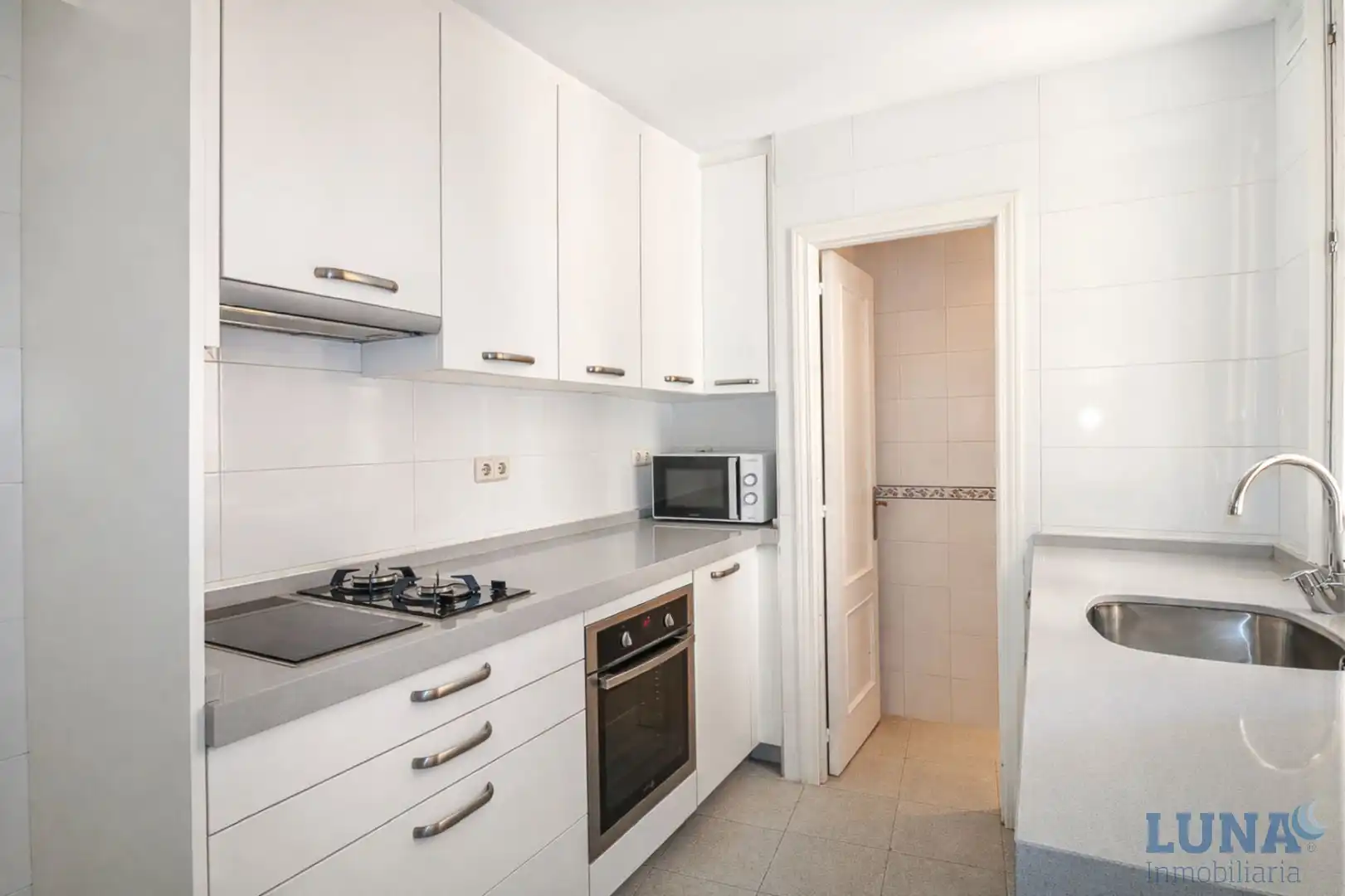 Küche von Wohnung zum Verkauf in Madrid mit Klimaanlage, Heizung und Parkett