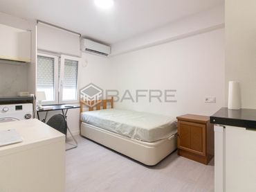 Piso con ascensor en venta en Calle de San Magín