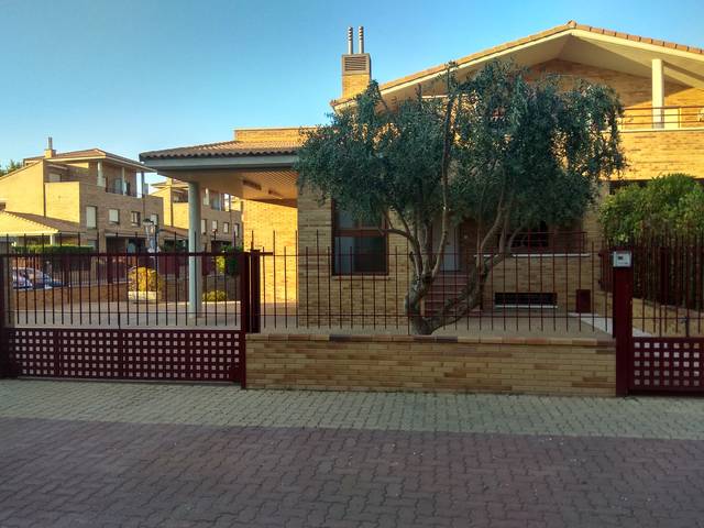 Casa-chalet en Venta en Avenida de la Ilustración, 39 en Montecanal