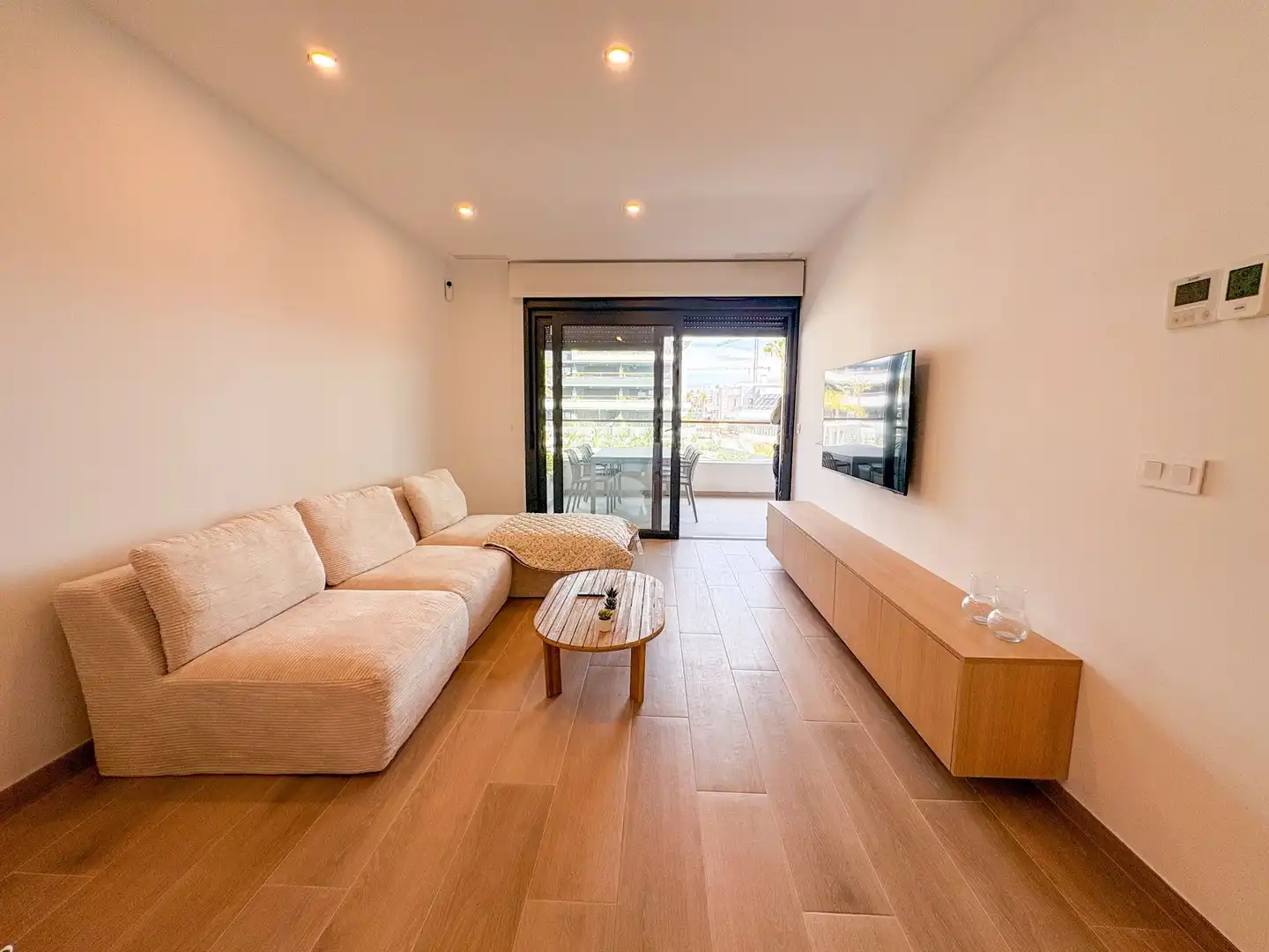 Sala de estar de Piso de alquiler en Torrevieja con Aire acondicionado, Calefacción y Terraza