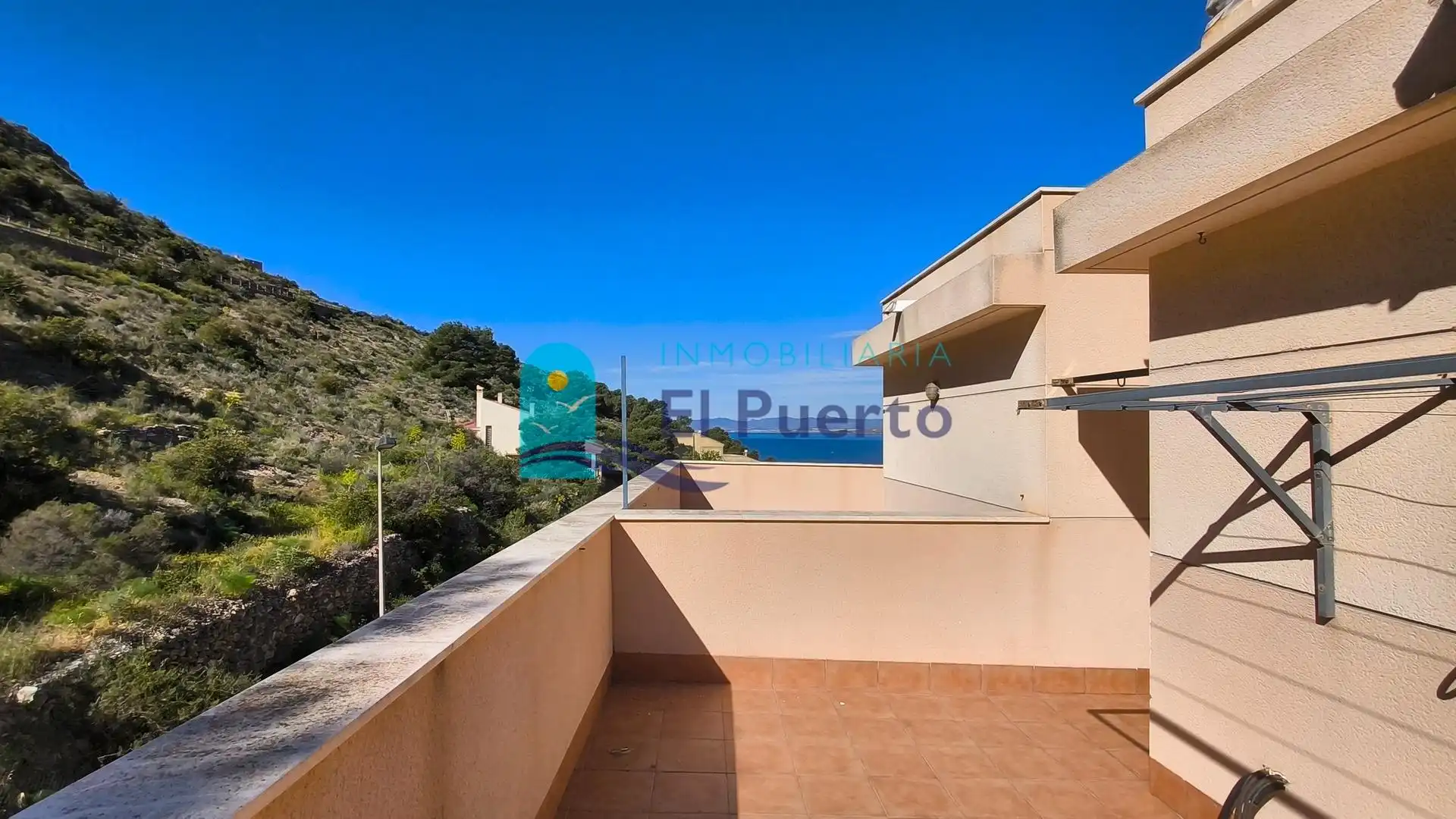 Vista exterior de Dúplex en venta en Cartagena con Terraza, Amueblado y Balcón