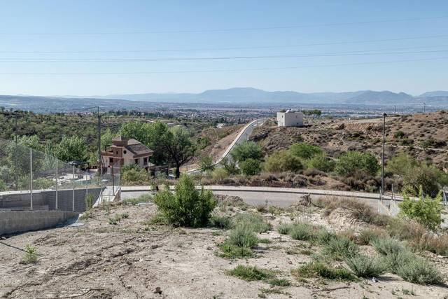 Terreno residencial en Venta en Calle VIZNAR, 8 en Altos de la Zubia