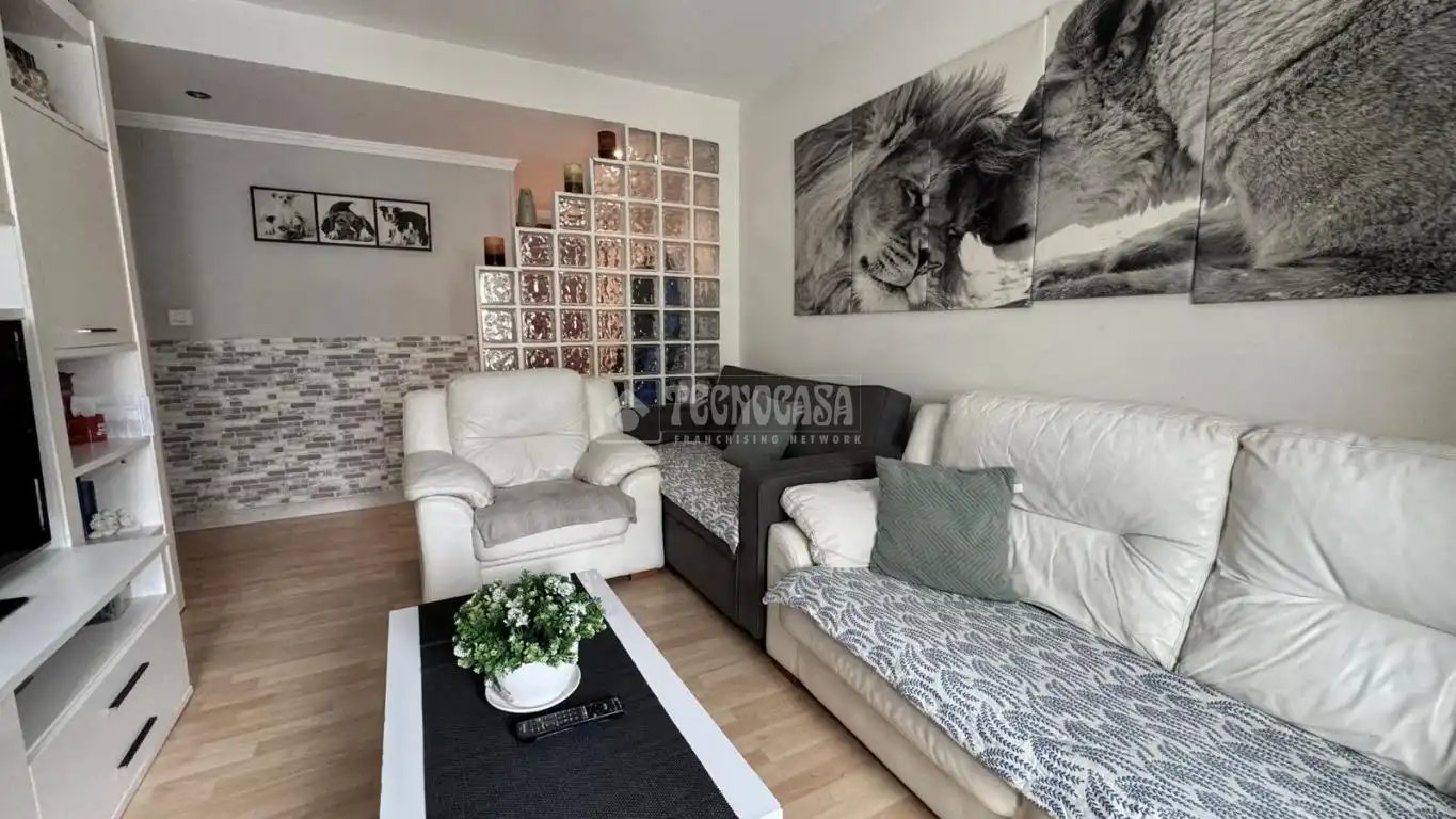 Sala d'estar de Pis en venda en Gijón  amb Calefacció
