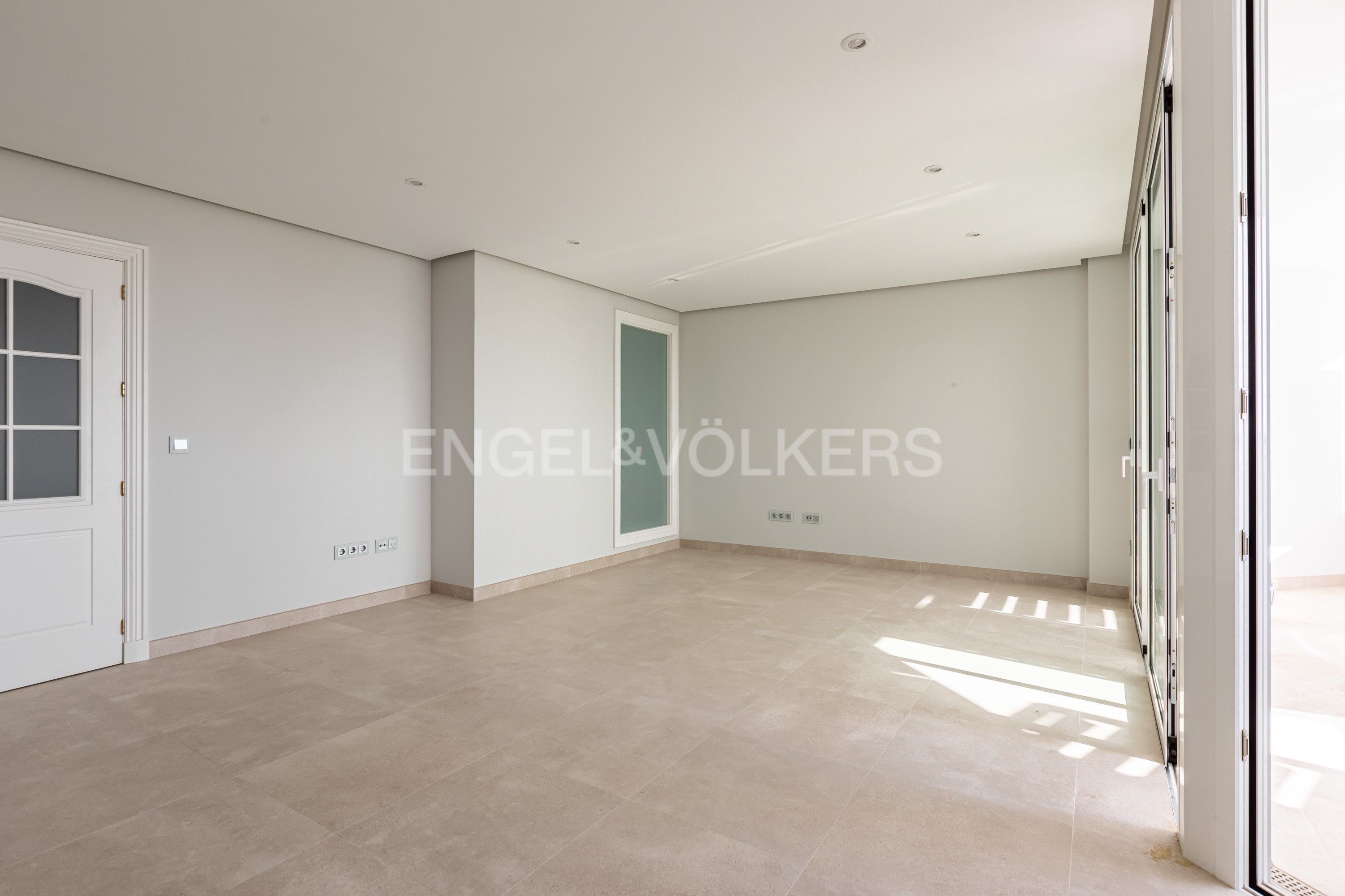 Living room of Apartment for sale in  Sevilla Capital  with Air Conditioner, Heating and Private garden