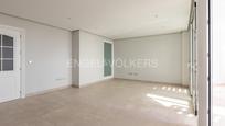 Living room of Apartment for sale in  Sevilla Capital  with Air Conditioner, Heating and Private garden