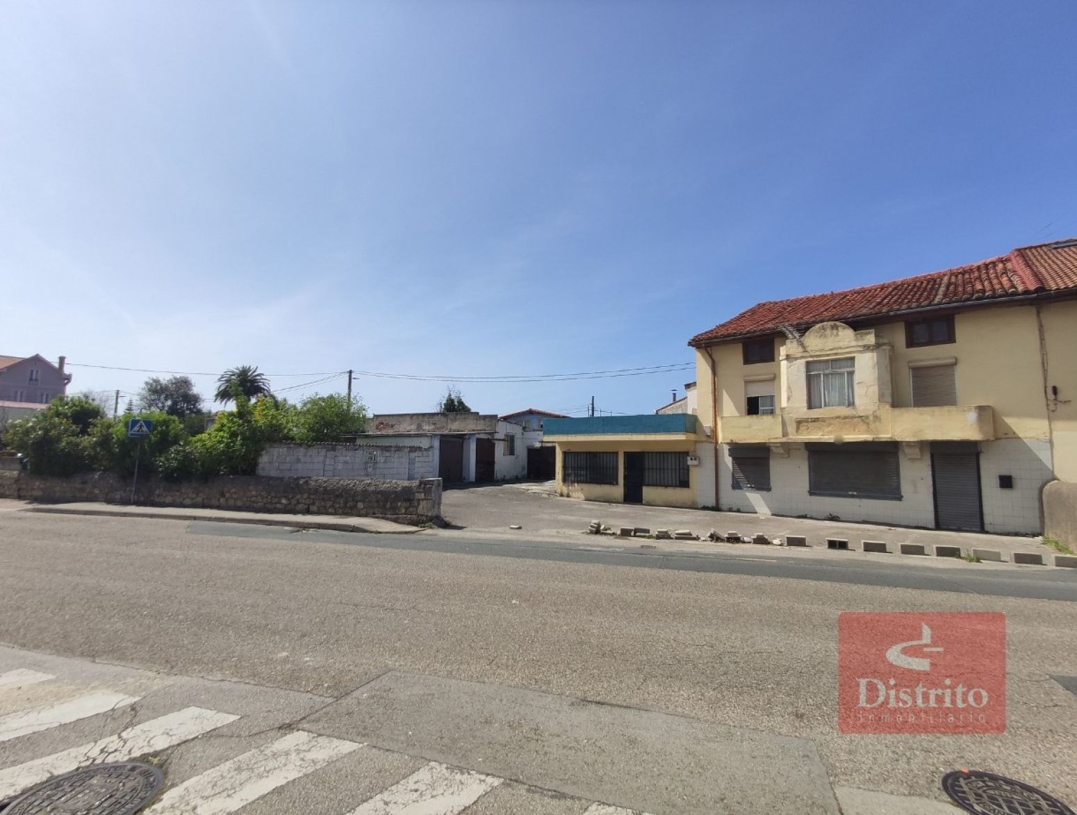 Vista exterior de Casa adosada en venda en Santander amb Calefacció