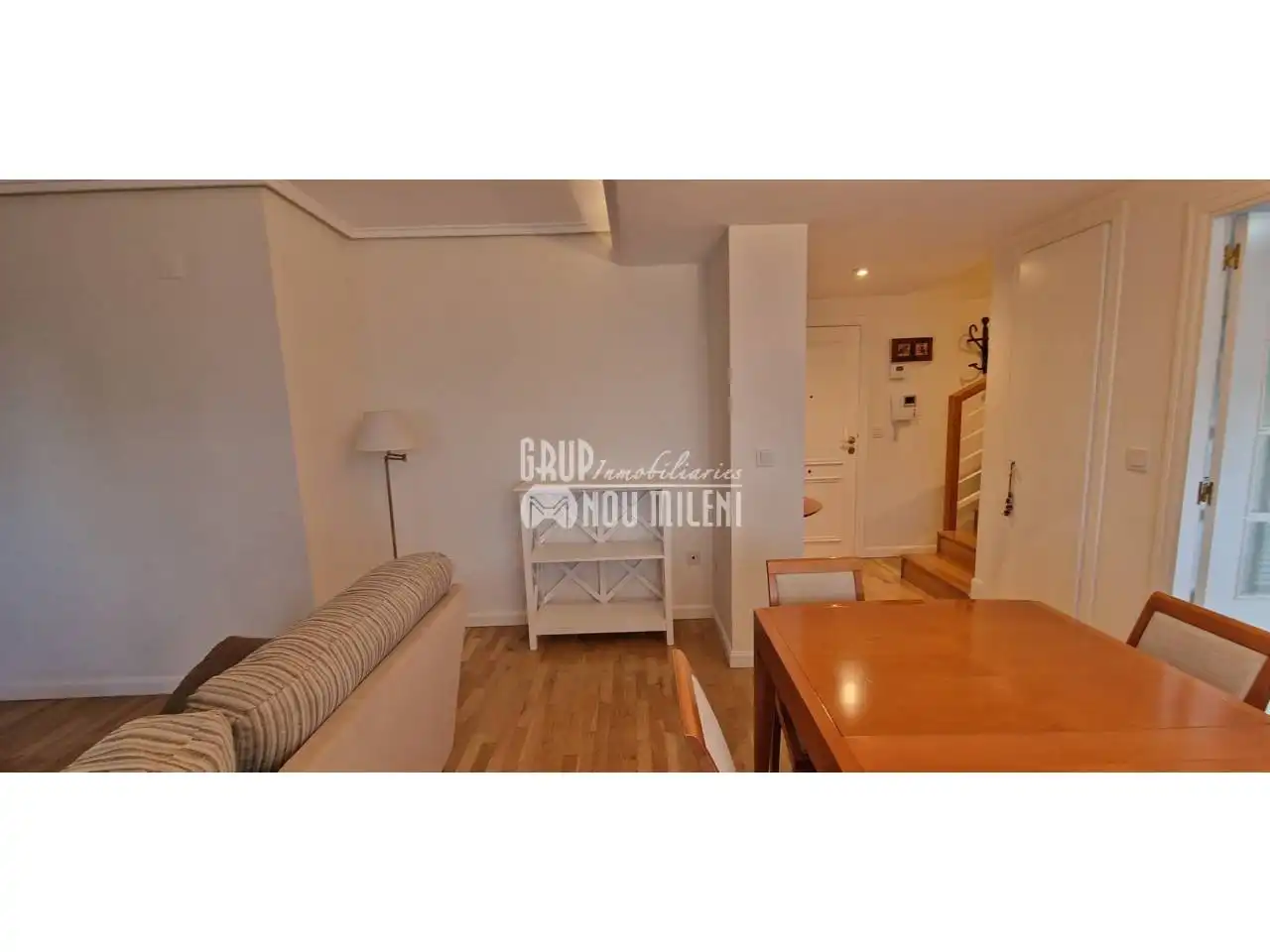Dormitori de Dúplex de lloguer en Valencia amb Aire condicionat, Jardí privat i Parquet